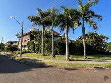 Sobrado de esquina no Damha ll