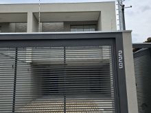 Sobrado novo com piscina