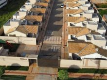 Casa com suíte e rica em planejados