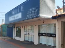 Casa comercial com 8 salas