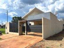 Linda casa em área nobre baixou o preço