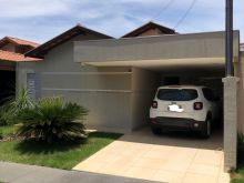 Casa mobiliada em condomínio