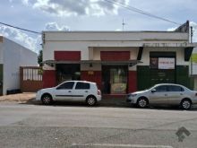 Salão comercial - mais 03 imóveis residenciais