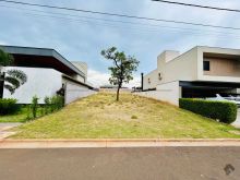 Terreno em condomínio Damha IV