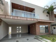 Sobrado no Grand Village
