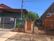 Terreno grande 12x60m com duas casas