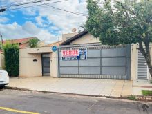 Casa próxima ao Sicred da rua Vitório Zeola