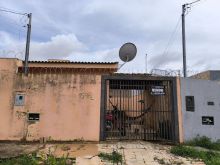 Casa com 2 quartos - oportunidade