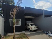 Casa com 3 quartos e piscina