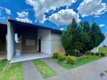 Casa em condomínio rica em móveis planejados