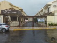 Sobrado com ótima localização