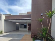 Casa térrea com piscina no Universitário
