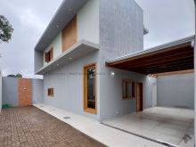 Sobrado em condomínio na Mata do Jacinto