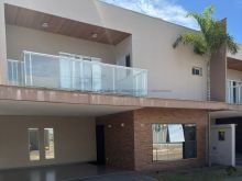 Sobrado no Grand Village