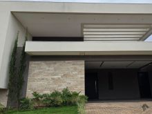 Casa térrea rica em armários - 3 suítes