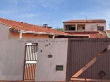 Sobrado excelente com amplo quintal