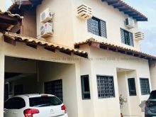 Com planejados - 4 WCs - churrasqueira - 4 vagas