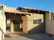 Casa grande com quintal nos fundos