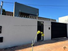 Maravilhosa casa térrea 3 quartos sendo 1 suíte no Rita Vieira