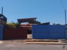 Casa no fundo e barracão na frente - duas aptidões