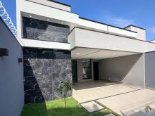 Linda casa nova com piscina