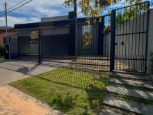 Casa com lindo design próximo ao ginásio