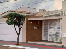 Casa em ótimo lugar na Vila Sobrinho