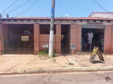 Imóvel com moradia e salão comercial