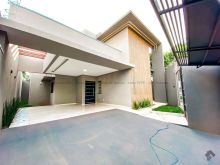 Casa com 3 suítes e piscina no Água Limpa Park
