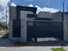 Casa com piscina - fino acabamento