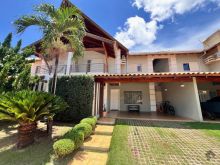 Sobrado em condomínio na Chácara Cachoeira