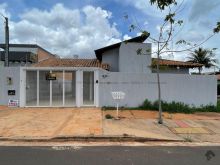 Casa de esquina no Rita Vieira