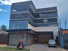 Imóvel comercial com 03 andares