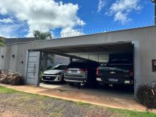 Casa ao lado da av. Três Barras - com piscina