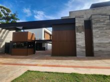 Sobrado em condomínio Carandá Bosque