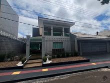 Imóvel único na região - frente a praça