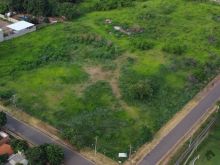 Área no Jardim Veraneio