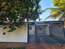 Linda casa - amplo quintal