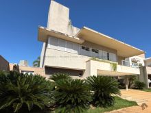 Sobrado com 4 suítes - Residencial Damha II