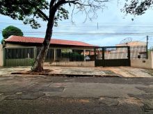 Frente a praça - 03 apartamentos - 03 quartos