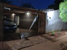 Linda casa com terreno amplo e localização privilegiada