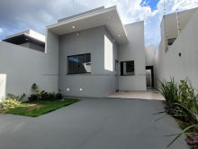 Linda casa com ótimo acabamento