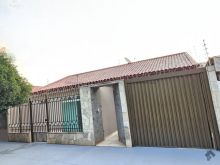 Imóvel no Jardim Jockey Club com piscina - área gourmet e armários
