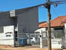 Apartamento térreo reformado no Residencial Jeribá