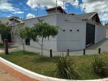 Linda casa aconchegante a poucos metros da lagoa