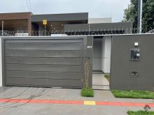 Casa nova com piscina