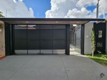 Casa térrea com detalhes refinados