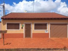 Ampla casa térrea