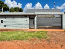 Casa moderna e sofisticada com armários