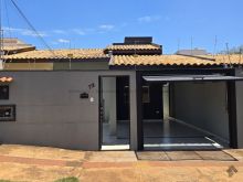 Casa espaçosa com churrasqueira - Vila Nasser